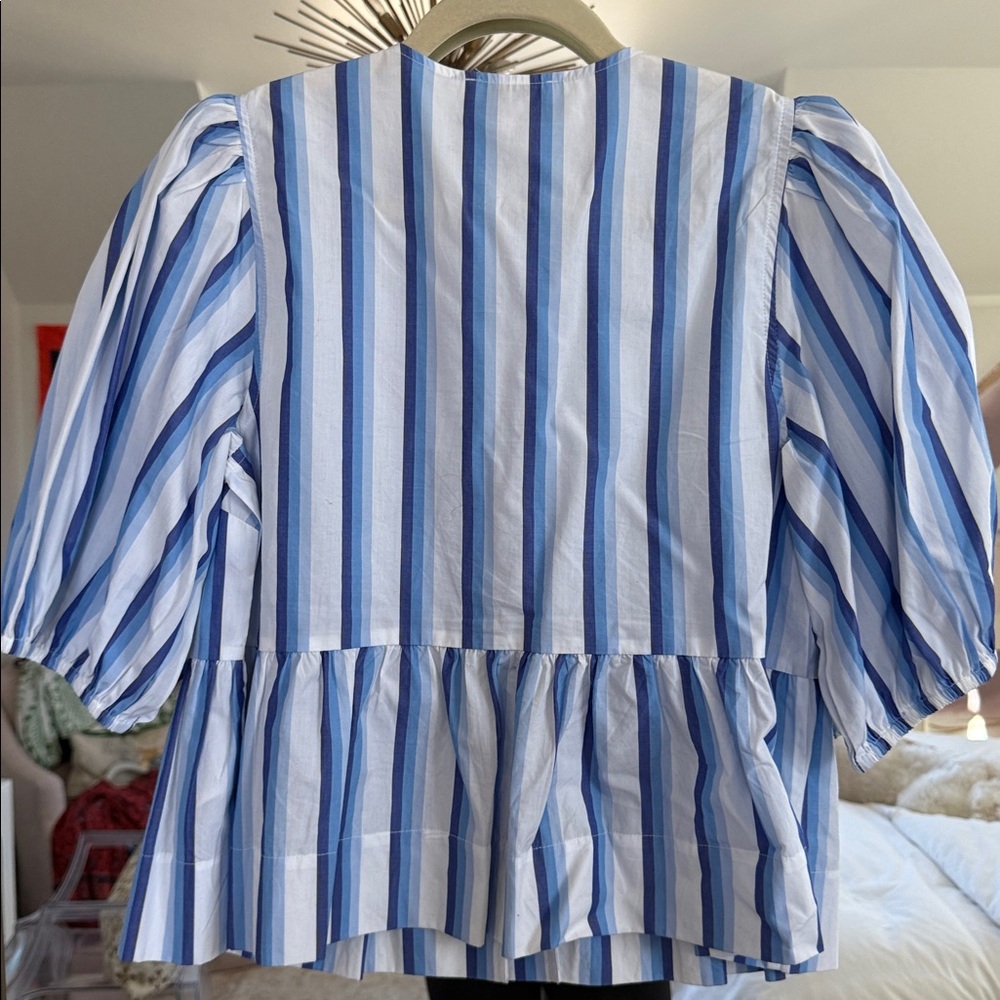 GANNI

Cotton Poplin Peplum Blouse
Blue and white stripe
Size 34/XS - Picture 4 of 5
